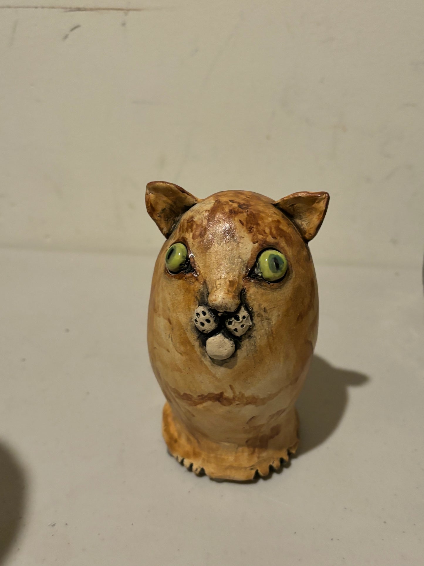 Ceramic Round Cat Sculpture - Jennie de Mello e Souza
