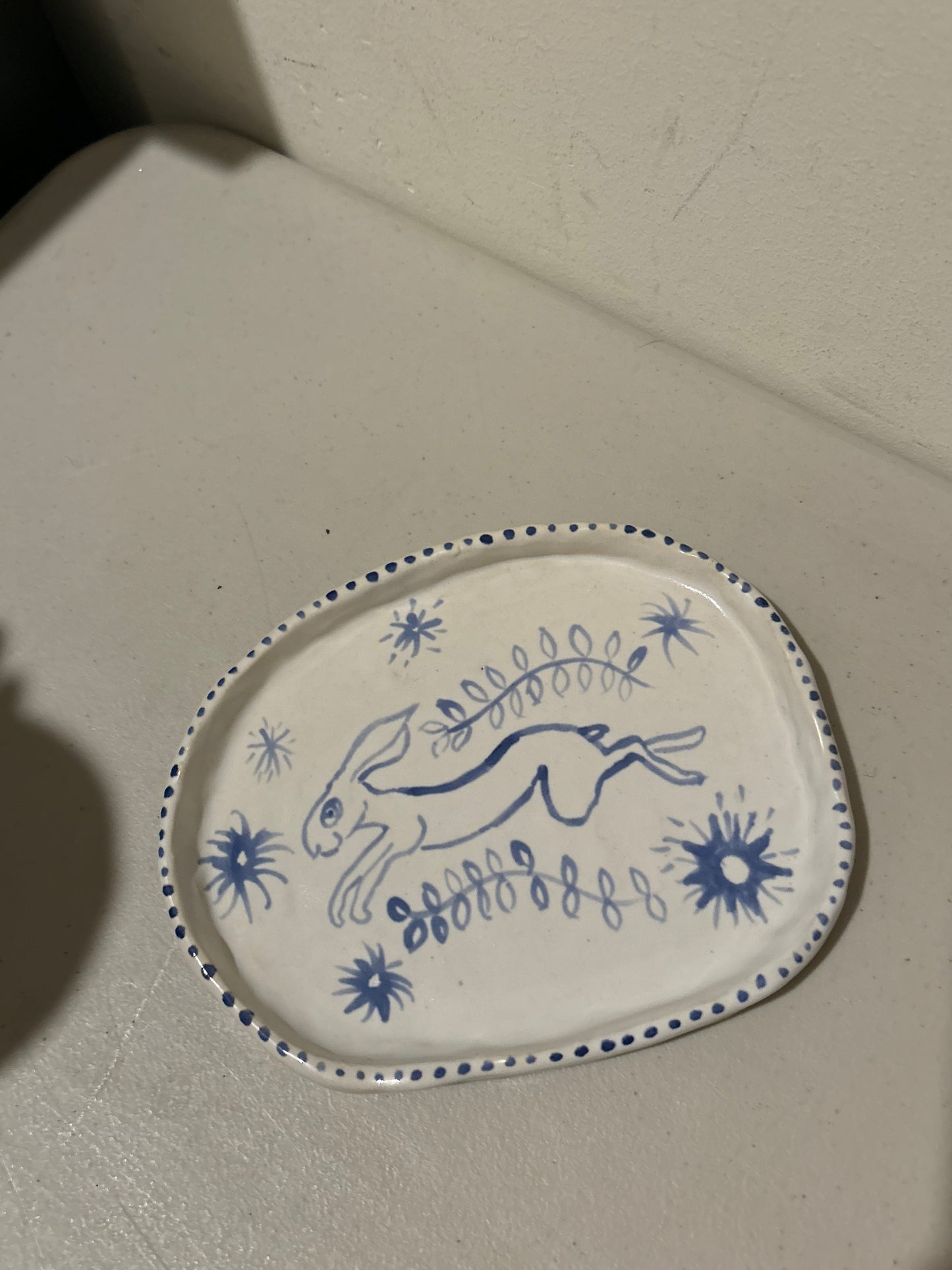 Ceramic Leaping Hare Plate - Jennie de Mello e Souza